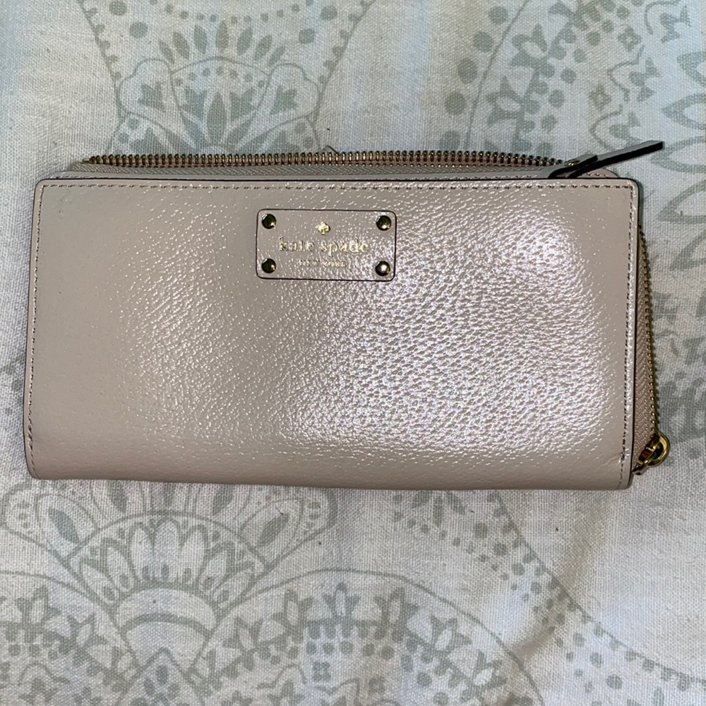 Kate Spade Cream Wristlet
